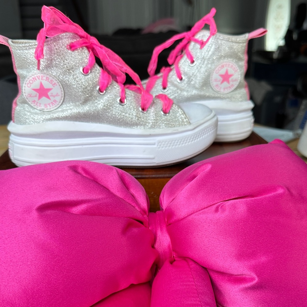 Converse All Star Taylor More Platform Shoes Girls Canvas Silver/Pink Sz 1 Youth